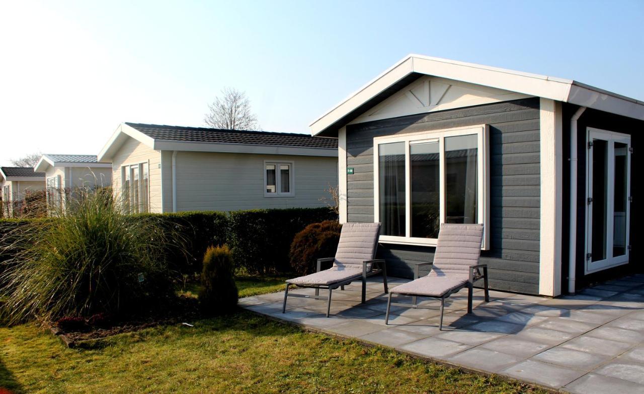 Chalet By The Sea Im Breskens Zeeland Villa Exterior photo