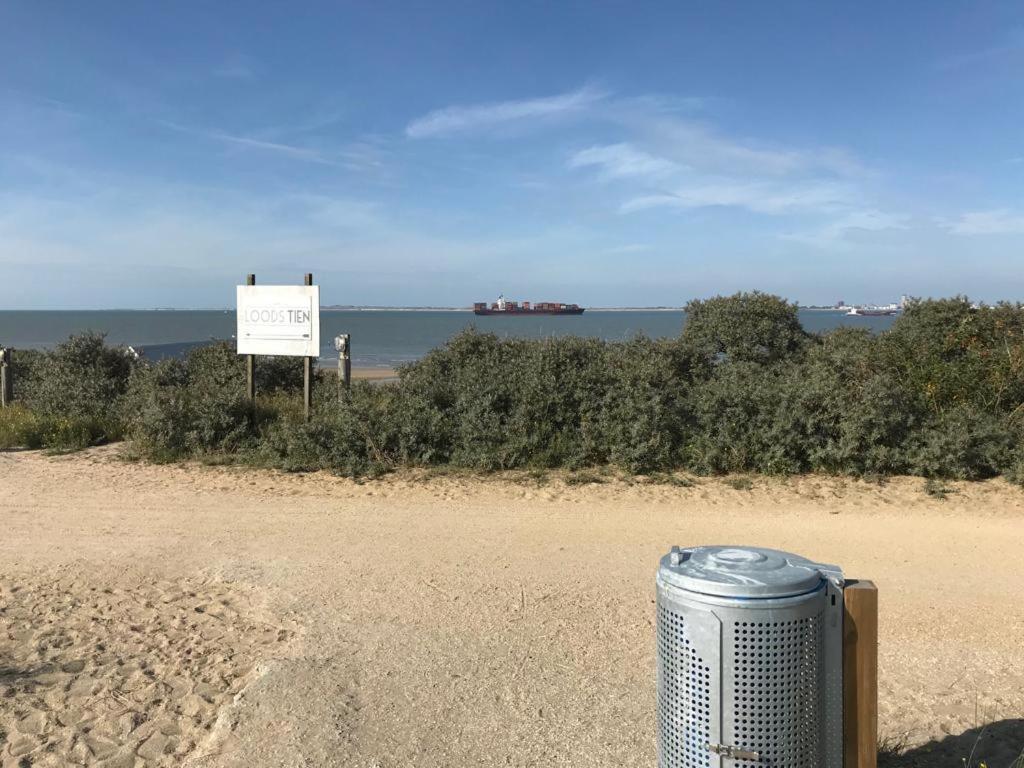 Chalet By The Sea Im Breskens Zeeland Villa Exterior photo